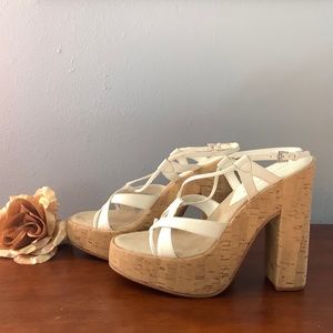 COLIN STUART GENUINE white leather, cork platform 4 1/2 in sandals. Sz 7